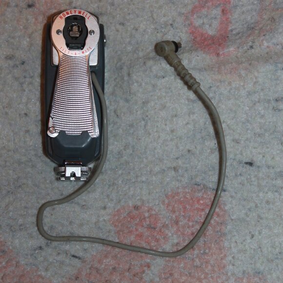 Vintage Honeywell Tilt-A-Mite Ejector Flash Collapsible Fan Style Untested - Picture 7 of 16